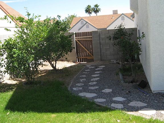 SIDEYARD