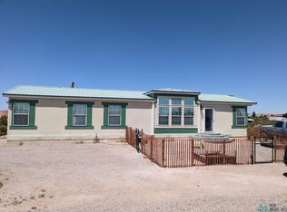 211 Michigan Dr, Elephant Butte, NM 87935