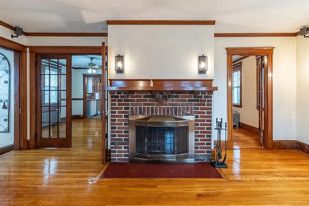 3 bed, 1.0 bath, 1182 sqft, $2,800 — Photo 4