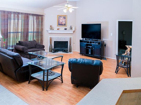 2nd image of 906 Dogwood Dr