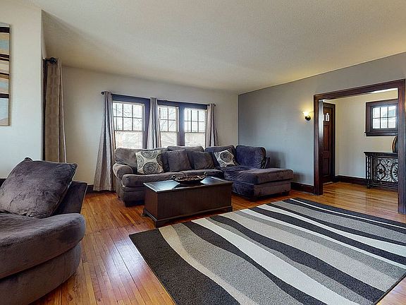 3rd image of 3322 Oliver Ave N
