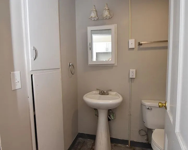 434 W Lawrence St — Photo 7