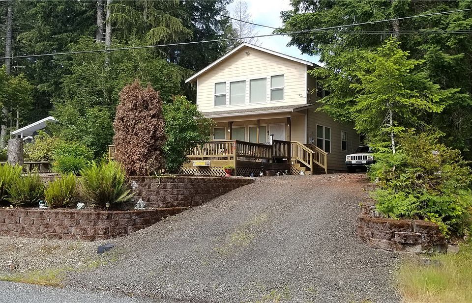 1st image of 101 NE Lakeshore Dr N