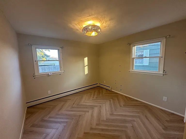 Burt Ave — Photo 3