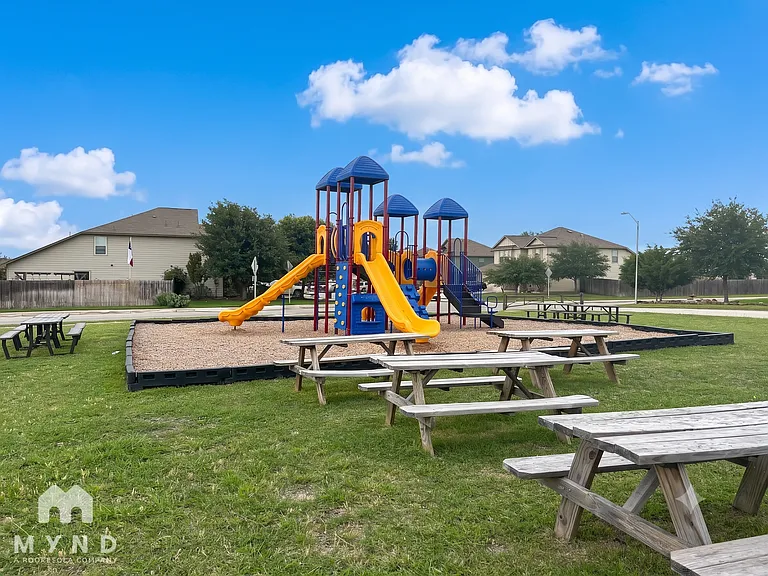 246 Savage St — Photo 24