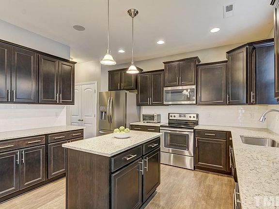 5th image of 4724 Sir Michel Dr