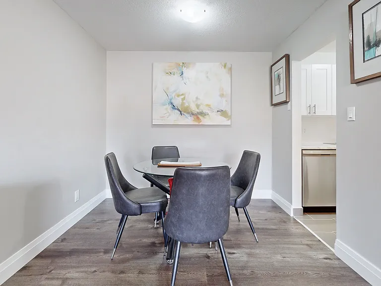 405 Sidney St — Photo 7