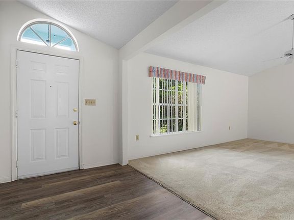 5th image of 6828 Woodgrain Ct