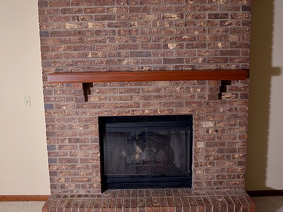 3rd image of 426 N Longbow Dr