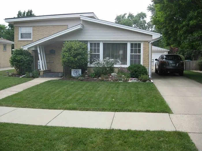 10616 Preston St photo 1