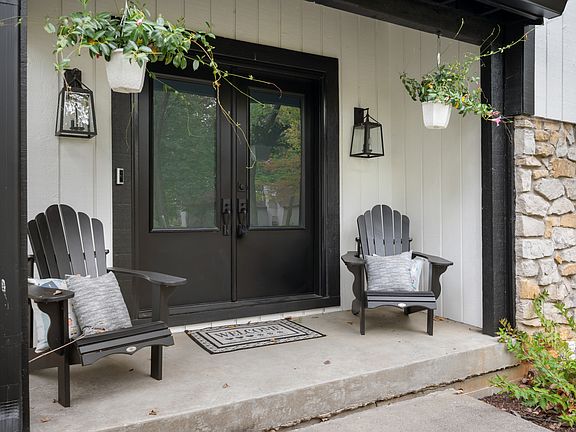 2nd image of 1108 Foxglove Ct