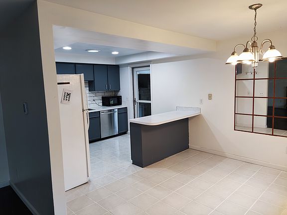 5th image of 28715 47th Pl S