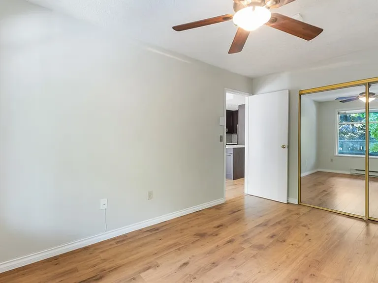 925 W 10th Ave #301 — Photo 23