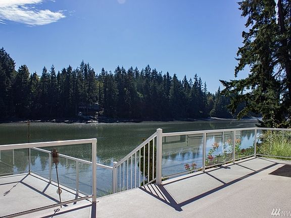 3rd image of 2600 Marine Dr
