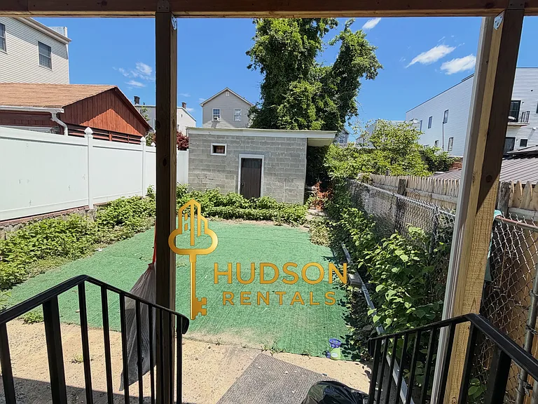 168 Woodlawn Ave #1 — Photo 8