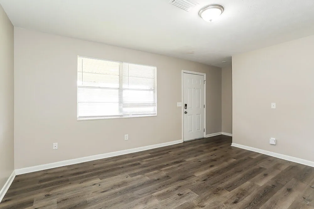 3 bed, 2.0 bath, 1378 sqft, $1,745 — Photo 4