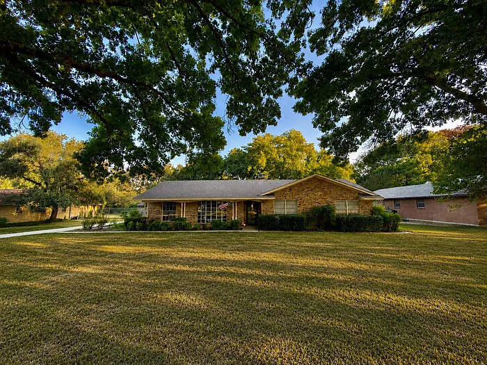 408 Mimosa Dr — Photo 9