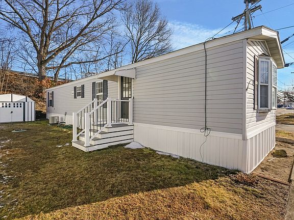 4th image of 548 Kenyon Ave #2