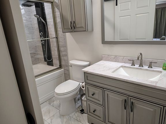 4th image of 2972 Quebec Dr