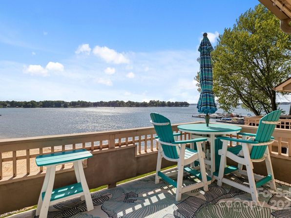 657 Portside Dr, Davidson, NC 28036