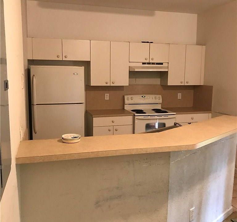 2nd image of 402 W Santa Catalina Cir N