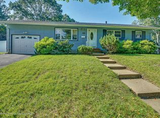 30 Louisiana Pkwy, Jackson, NJ