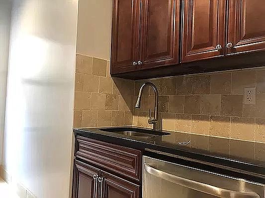 2nd image of 170 Nagle Ave #506