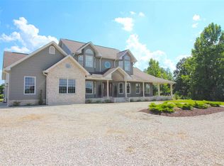 2437 Angela Dr, Ashland, KY 41102