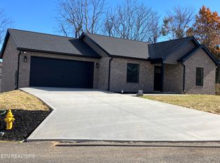 2 Simmental Rd, Knoxville, TN 37918