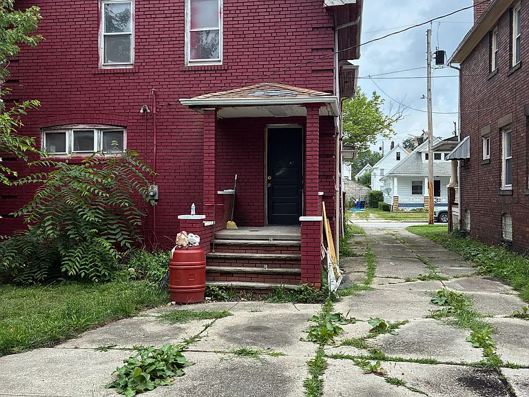 11926 Browning Ave — Photo 3