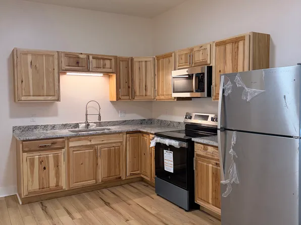 19 Mechanic St #2R, Spencer, MA 01562
