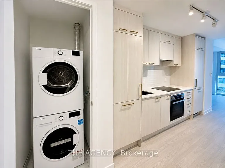 634 Church St #802 — Photo 4