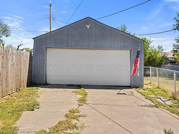 4th image of 4605 Preston St