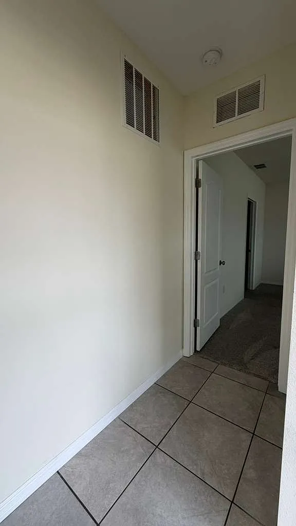 1 bed, 450 sqft, $1,200 — Photo 2