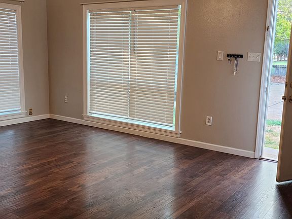 5th image of 107 Beau Fort Blvd #1