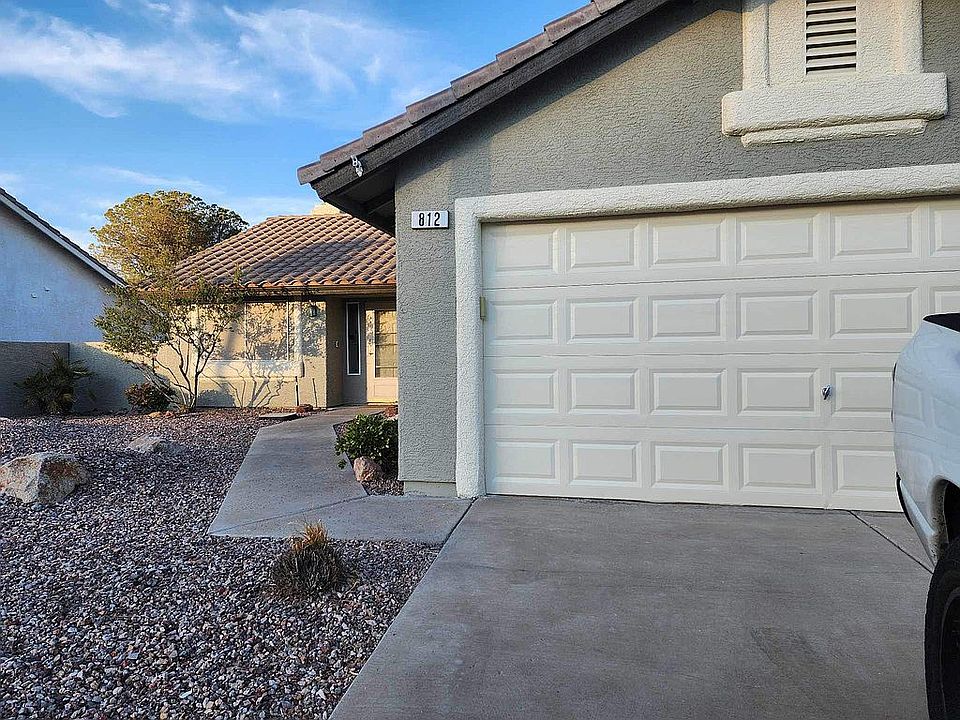 2nd image of 812 Blue Springs Dr