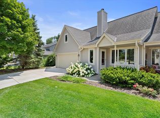 N13W6855 Pheasant Ct, Cedarburg, WI 53012