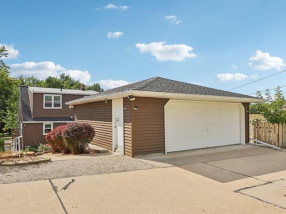 3rd image of 4554 S 48th STREET
