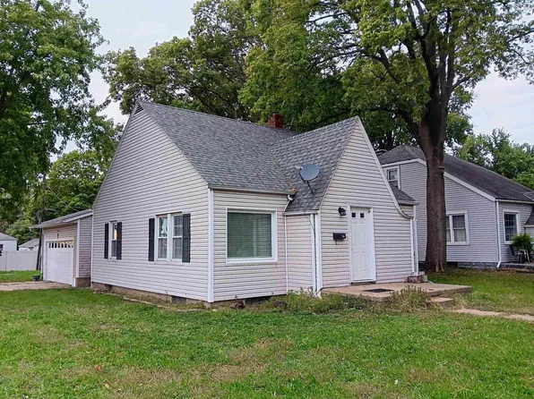 1533 Bacon St, Pekin, IL 61554