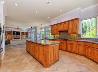 8888 Tahan Ln, Fair Oaks, CA 95628