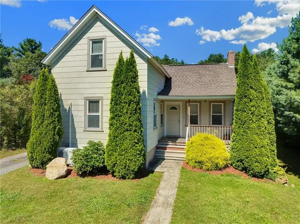 82 Chapel St, Burrillville, RI 02830