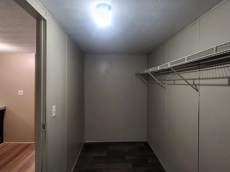 21516 Cherry Hollow Dr — Photo 20