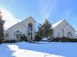 1206 1st Ave NE, Waverly, IA 50677