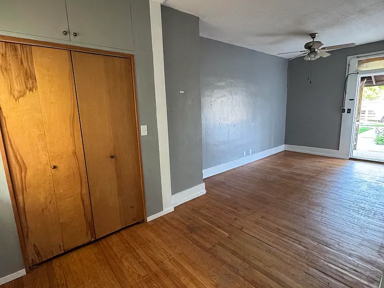 306 W 2nd St — Photo 1