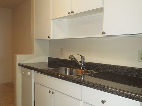 5th image of 7 Hasbrouck Dr APT F