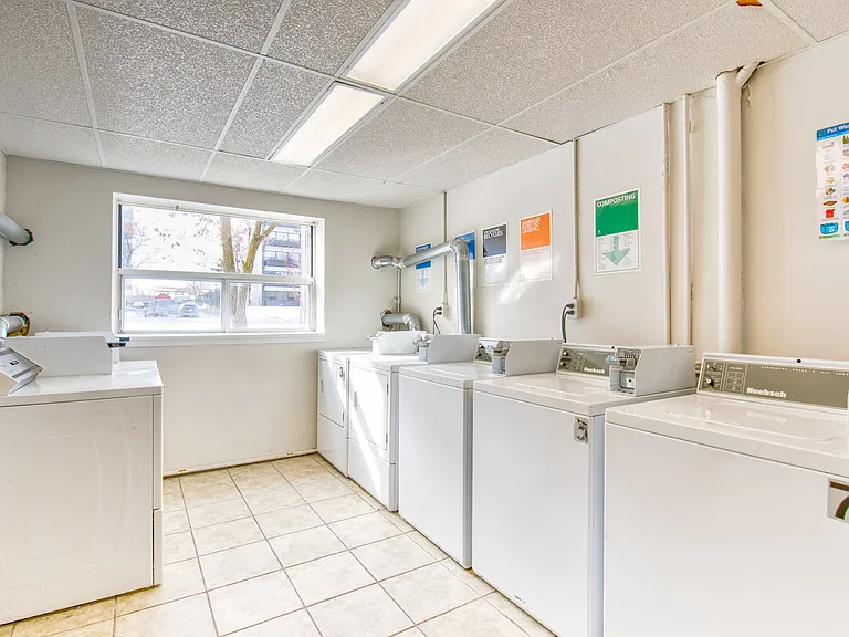 655 Mohawk Rd E — Photo 14