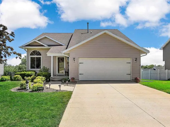 4229 Topaz Ave NW, Cedar Rapids, IA 52405