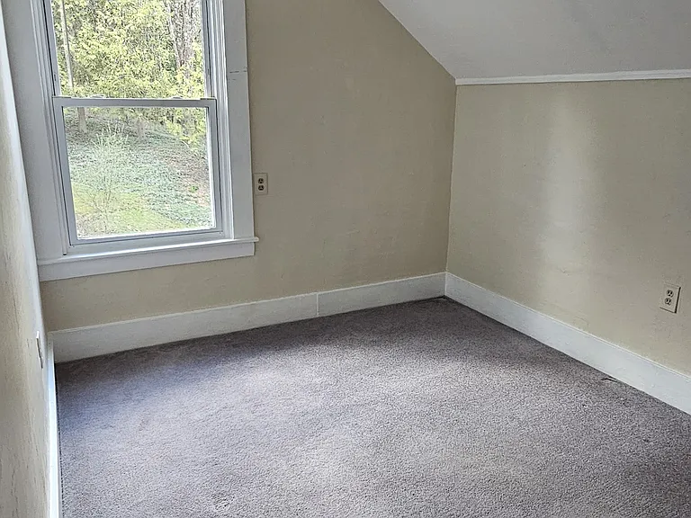 2089 W Creek Rd — Photo 36