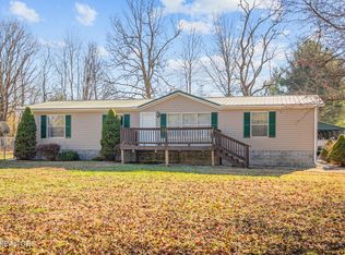 30 Brown Creek Dr, Crossville, TN 38571