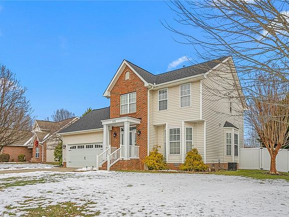 4th image of 1125 Birch Hill Dr